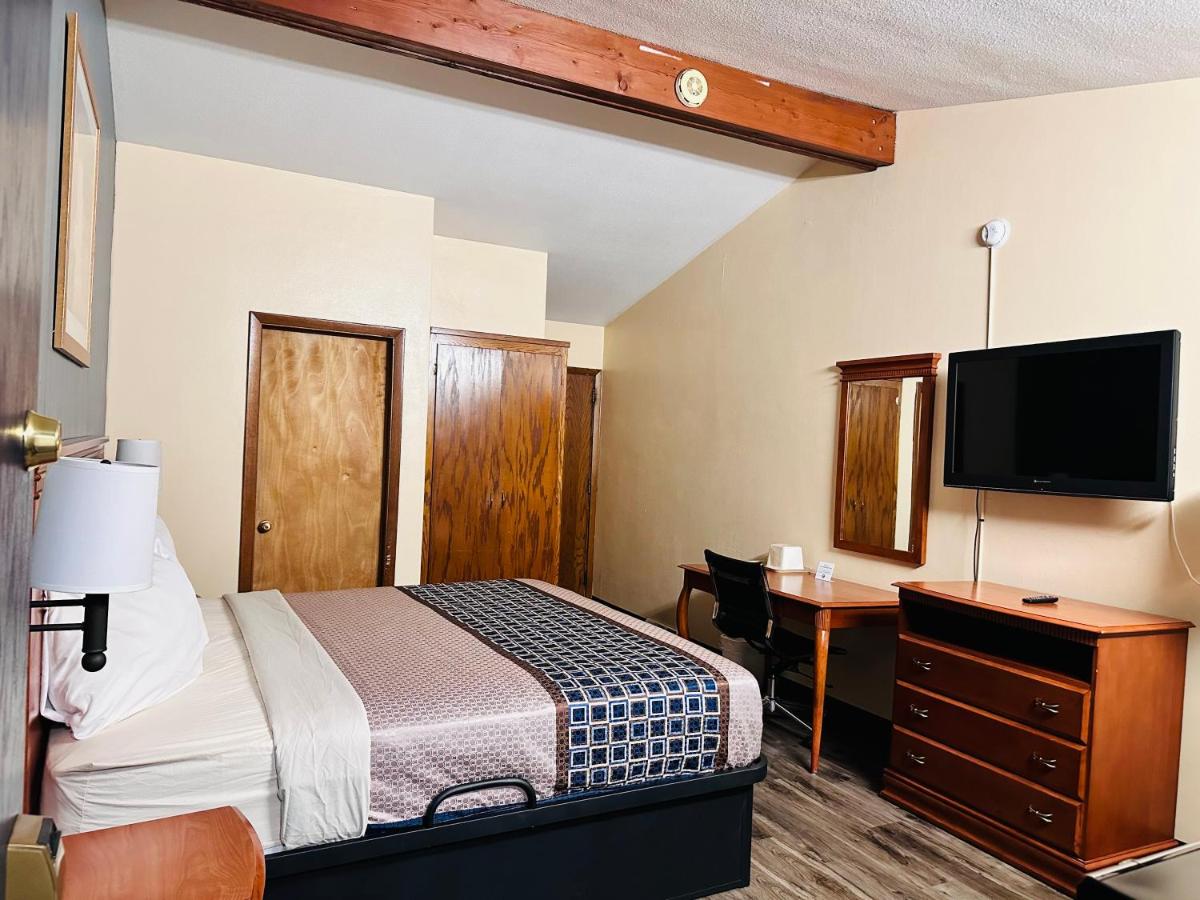| Regency Inn Hudson