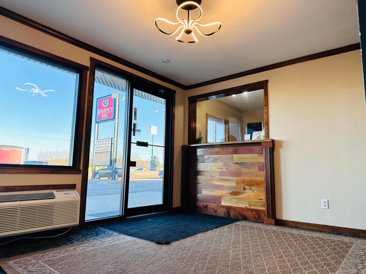 | Regency Inn Hudson