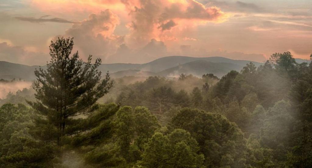 | Long Mountain Lodge Bed & Breakfast
