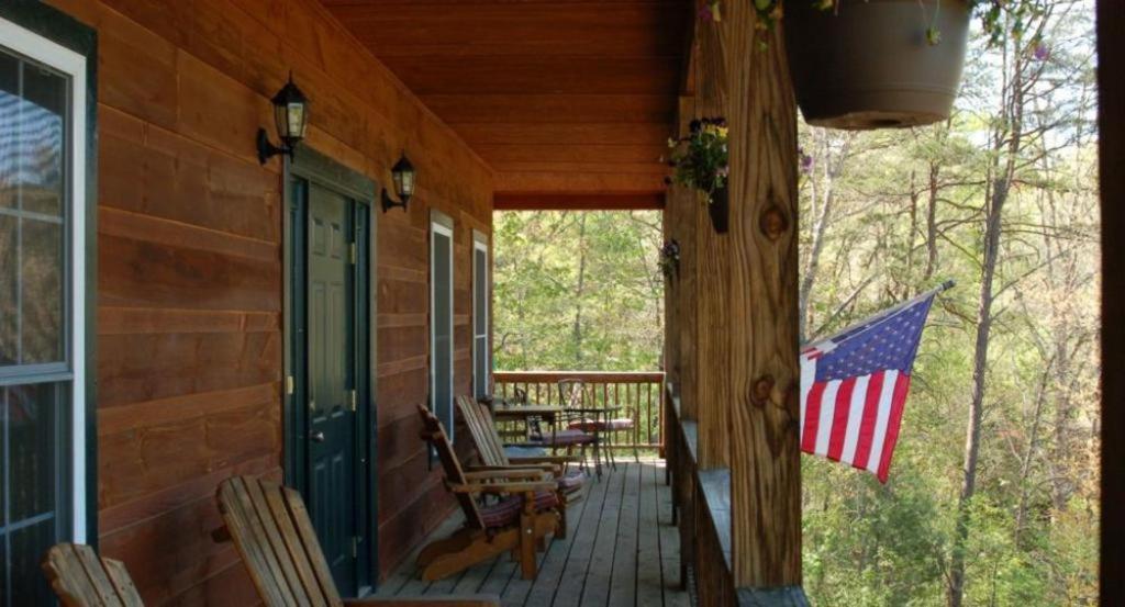 | Long Mountain Lodge Bed & Breakfast
