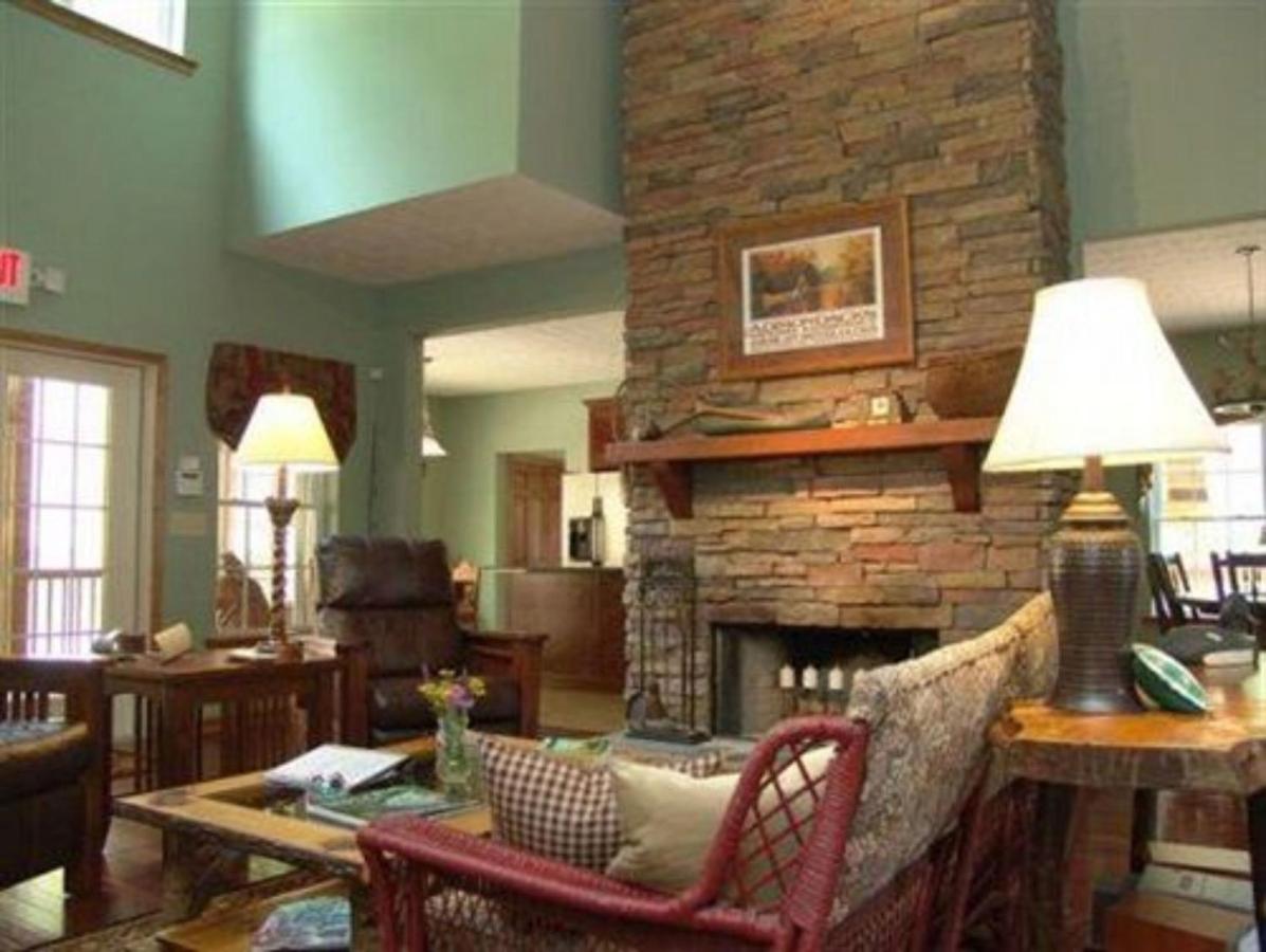 | Long Mountain Lodge Bed & Breakfast