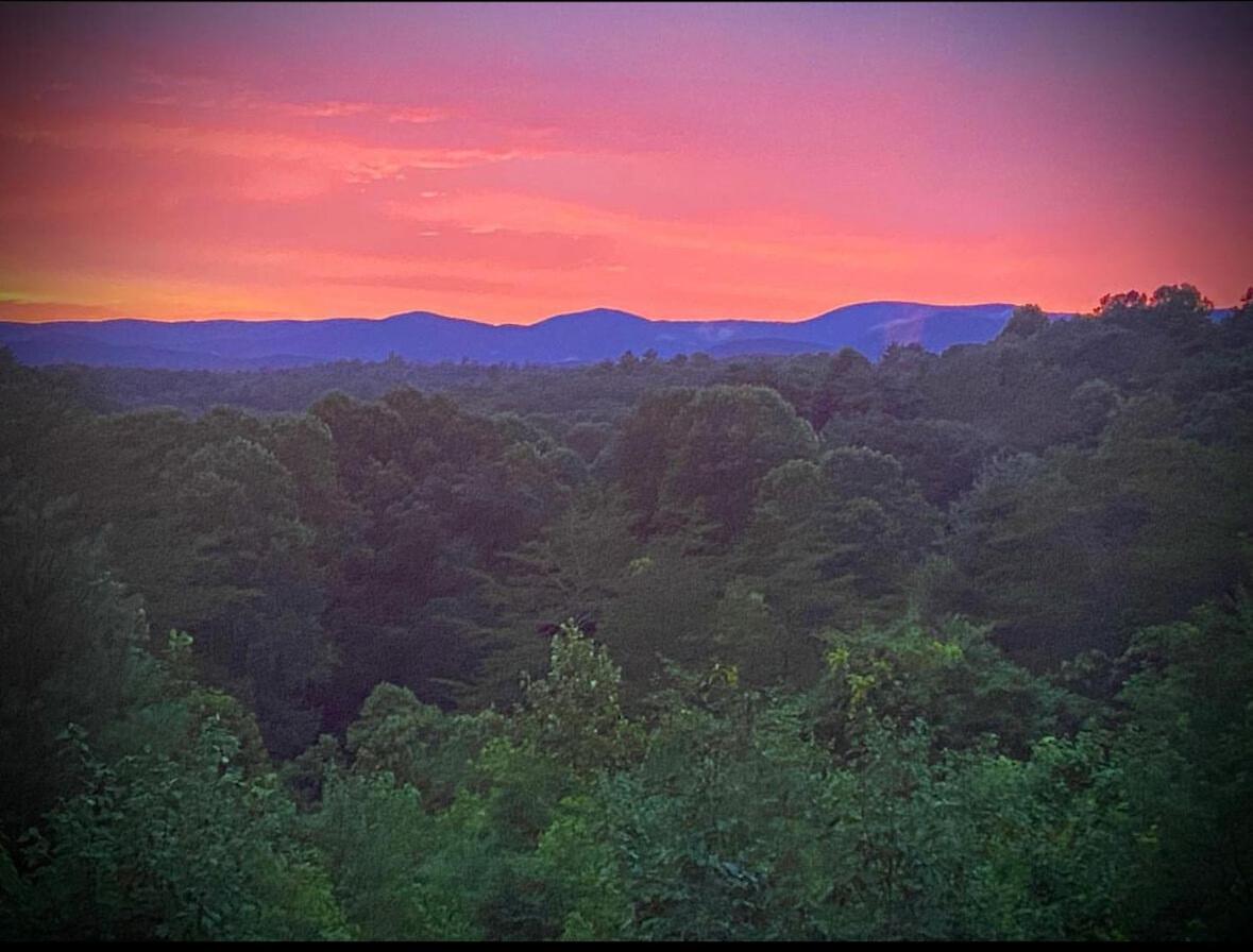 | Long Mountain Lodge Bed & Breakfast