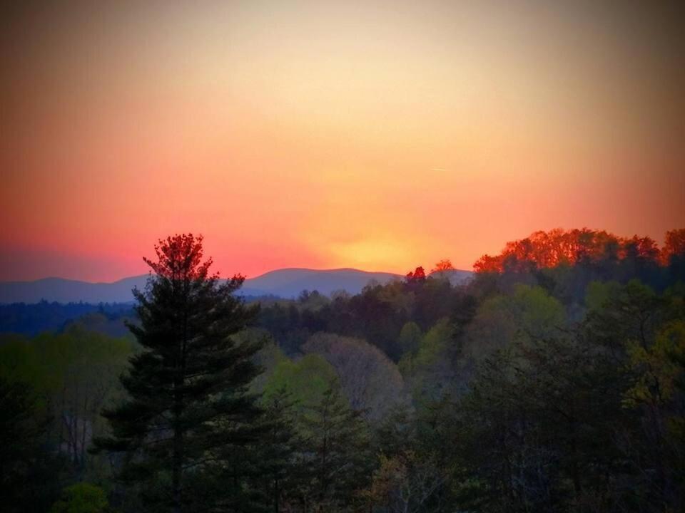 | Long Mountain Lodge Bed & Breakfast