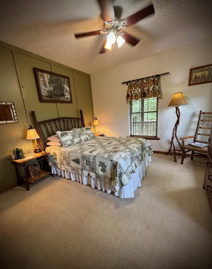 | Long Mountain Lodge Bed & Breakfast