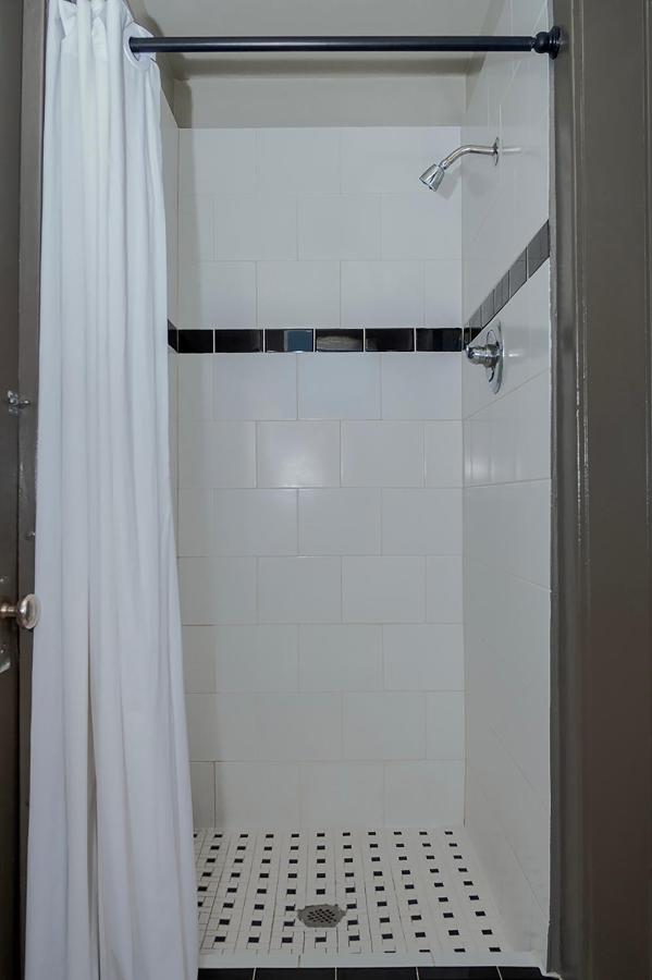 | Gardner Hotel