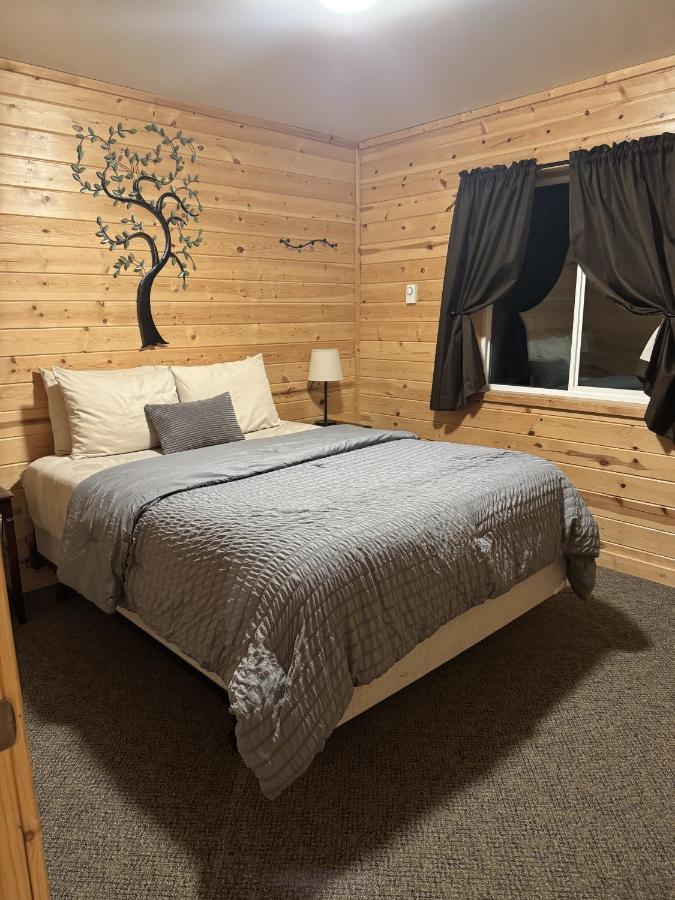 | Susitna River Lodging, Backwoods Cabins