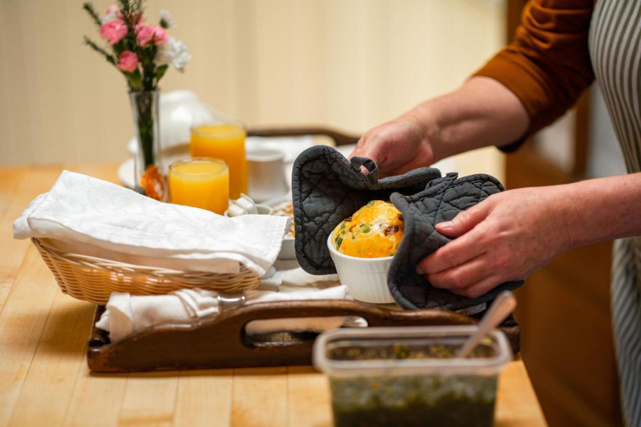  | Headlands Inn Bed and Breakfast