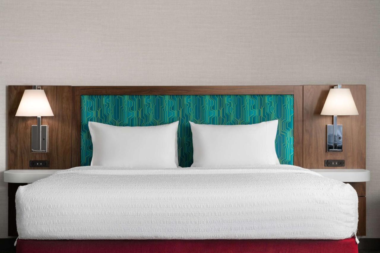 King Room with Sofa Bed at Hampton Inn Sturbridge