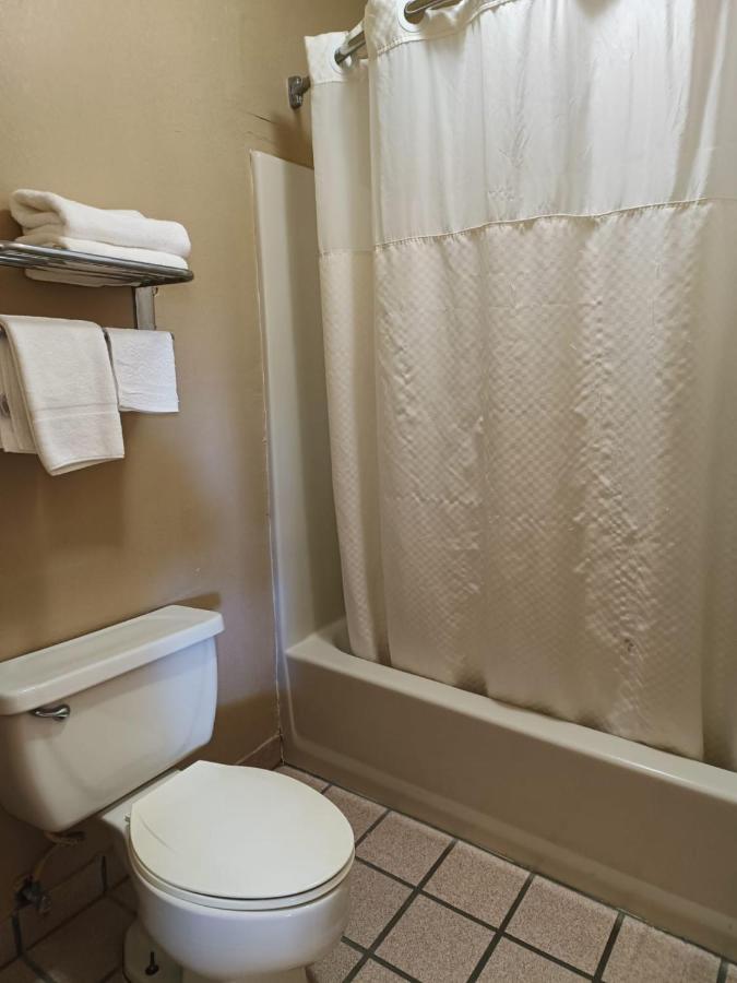 | Executive Inn Kilgore