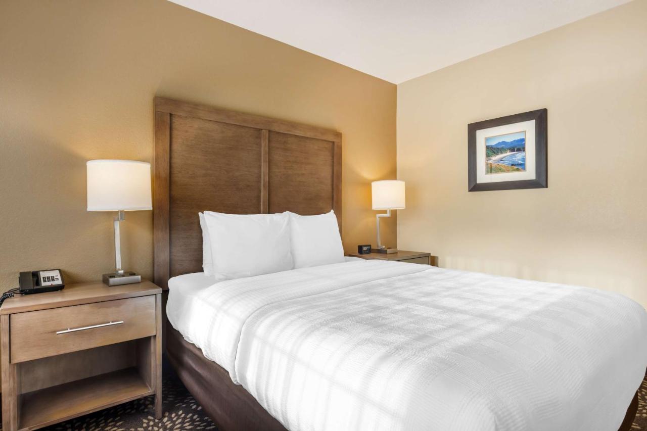 | Comfort Suites Columbia River