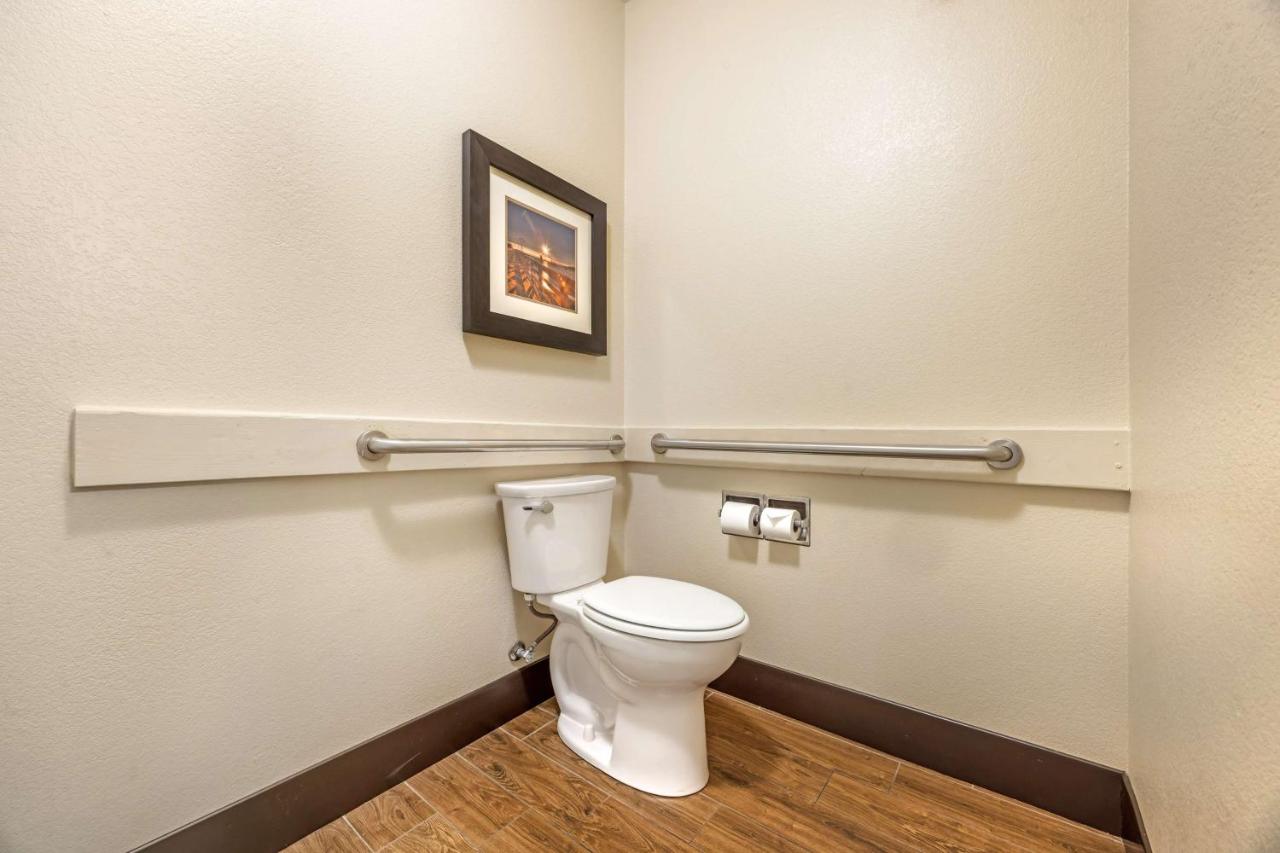 | Comfort Suites Columbia River