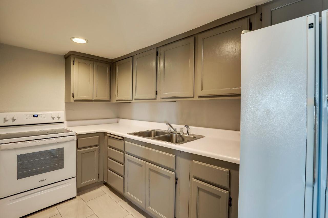 | Holiday Inn Express Hotel & Suites Branson 76 Central, an IHG Hotel