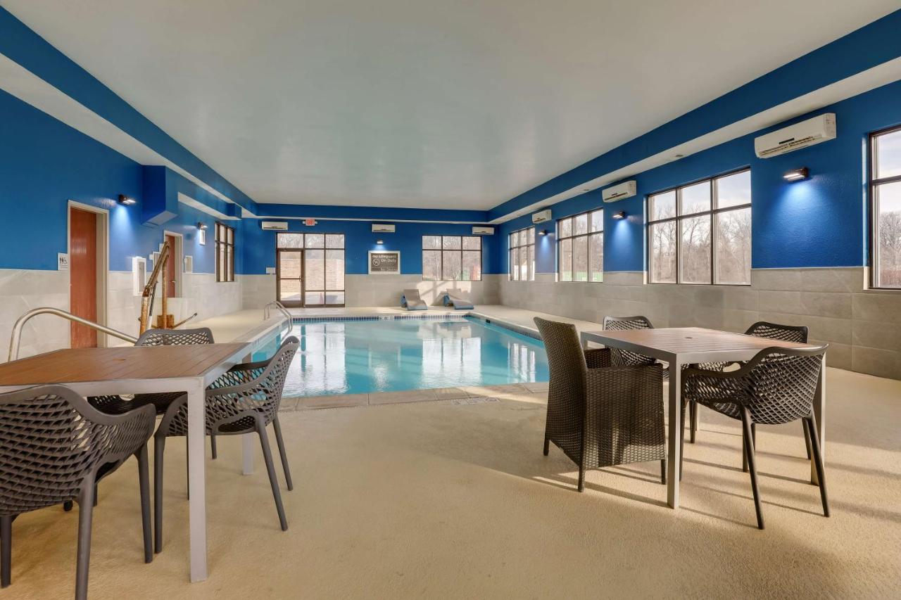  | Hampton Inn & Suites St. Louis - Edwardsville
