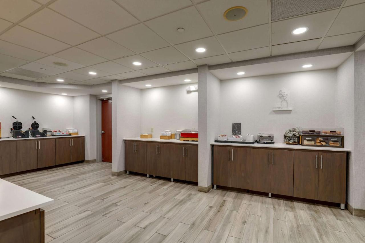  | Hampton Inn & Suites St. Louis - Edwardsville