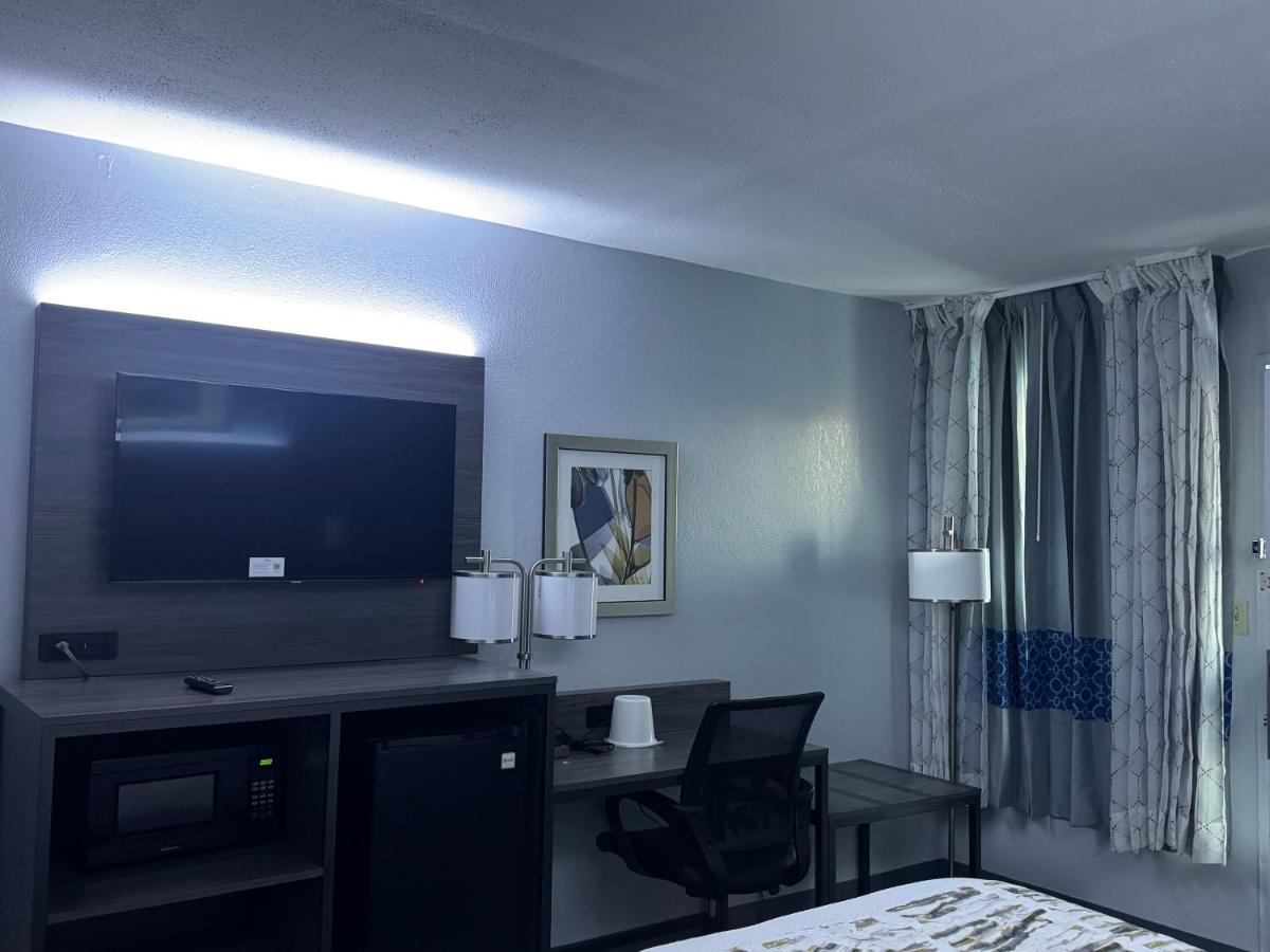 King Room - Non-Smoking at Baymont By Wyndham Dayton North