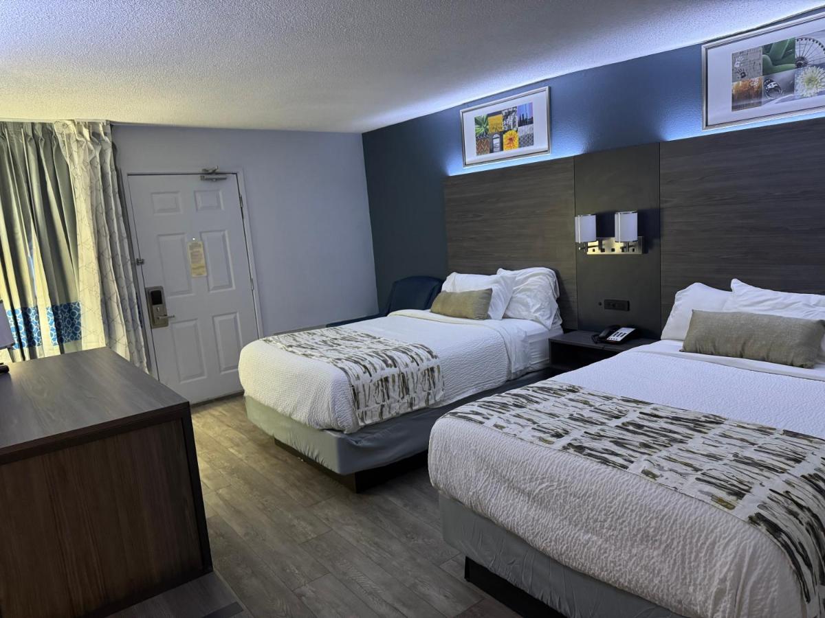 Double Room with Two Double Beds - Non-Smoking at Baymont By Wyndham Dayton North