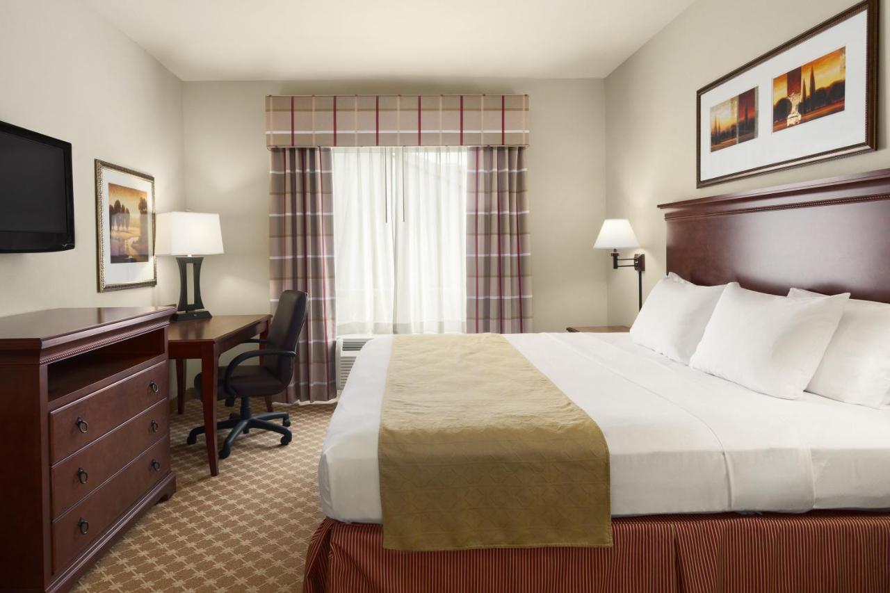 King Room - Disability Access/Non-Smoking at Country Inn & Suites by Radisson, Tifton, GA