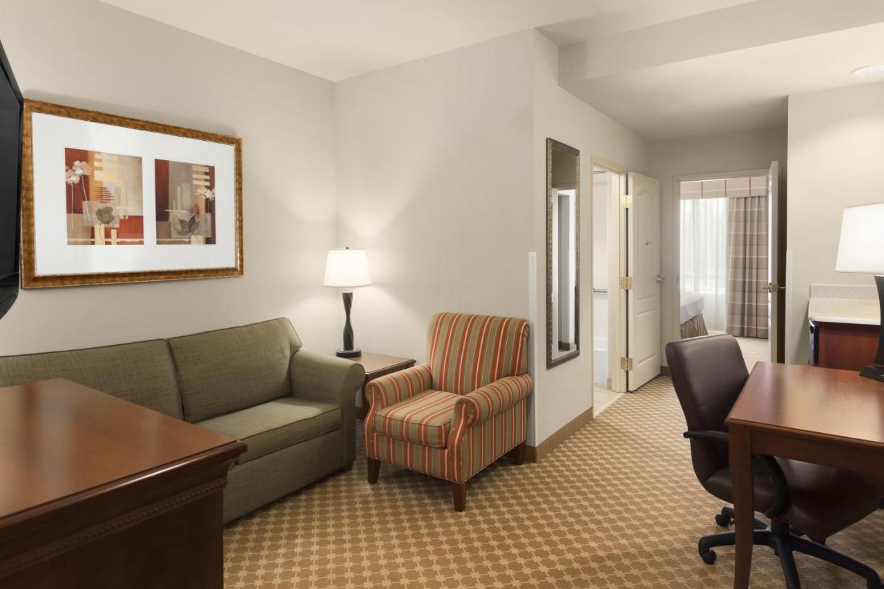 King Suite - Disability Access/Non-Smoking at Country Inn & Suites by Radisson, Tifton, GA
