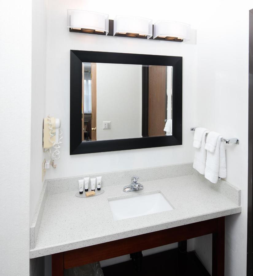 Queen Room with Two Queen Beds - Non-Smoking at Red Lion Inn & Suites Auburn