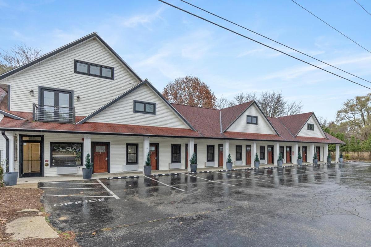  | Blue Star Motel