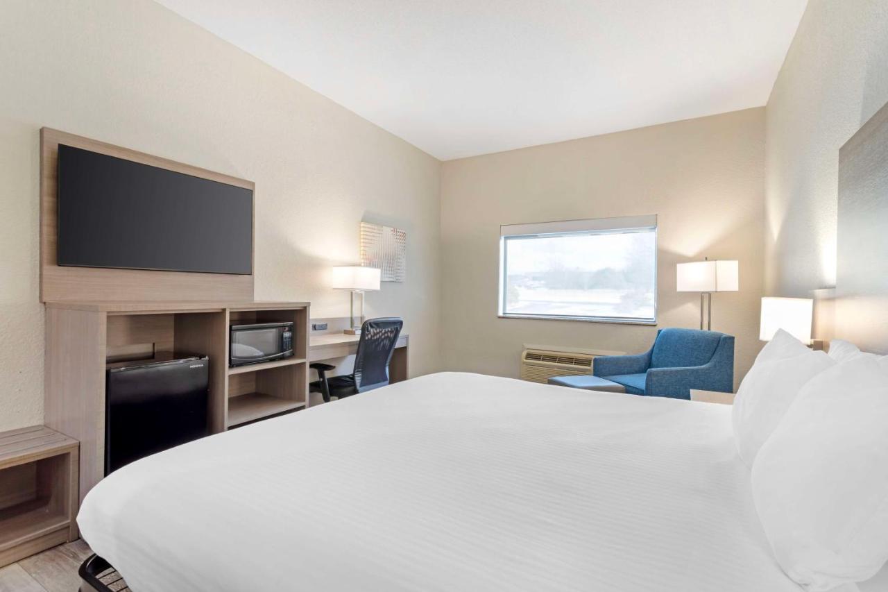 King Room with Jacuzzi - Smoking at Best Western Of Wise