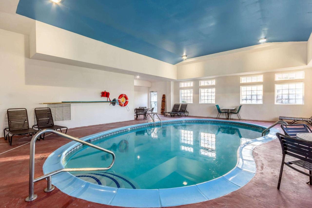  | Super 8 by Wyndham Elizabethtown