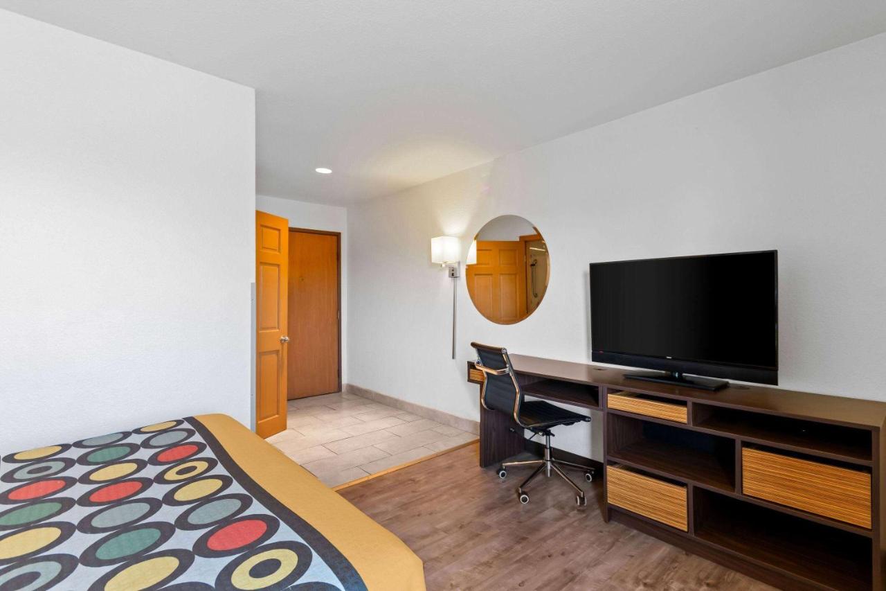  | Super 8 by Wyndham Elizabethtown