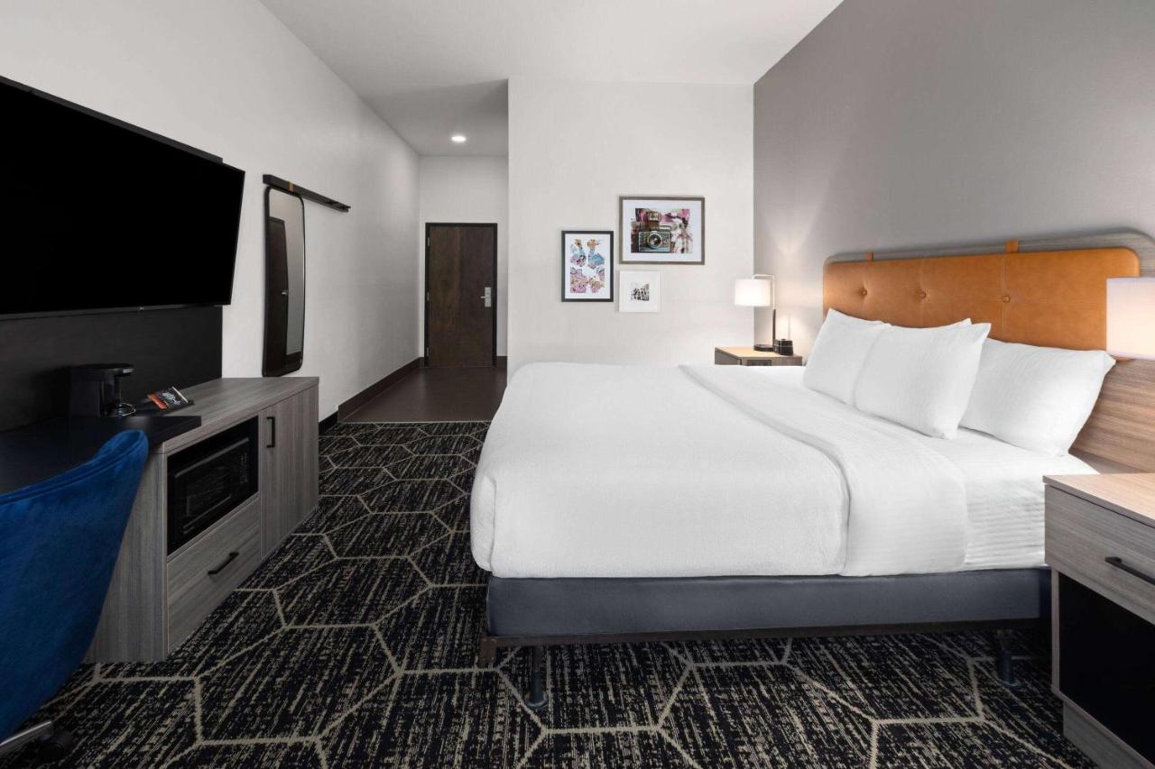 | Holiday Inn Express Hotel & Suites Meridian, an IHG Hotel