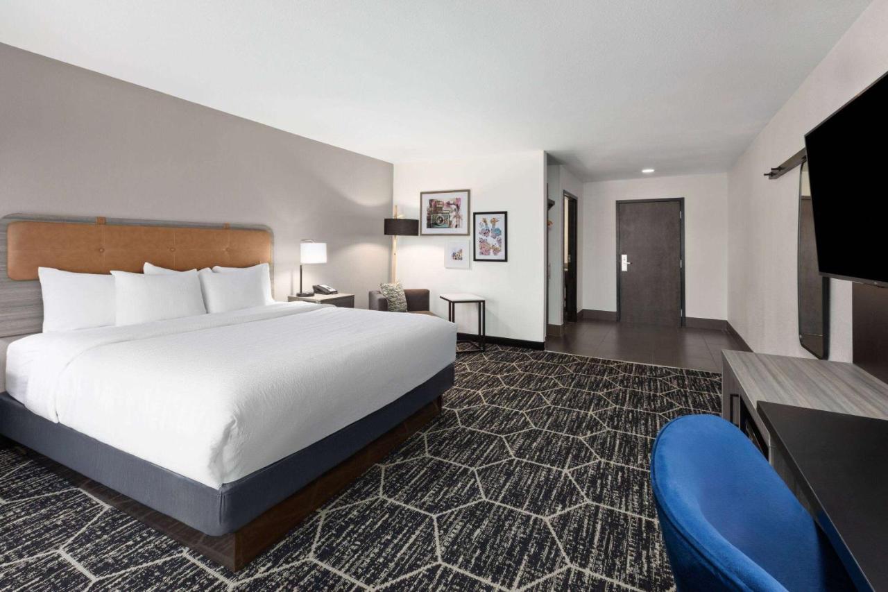 | Holiday Inn Express Hotel & Suites Meridian, an IHG Hotel