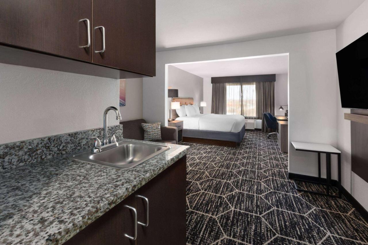 | Holiday Inn Express Hotel & Suites Meridian, an IHG Hotel