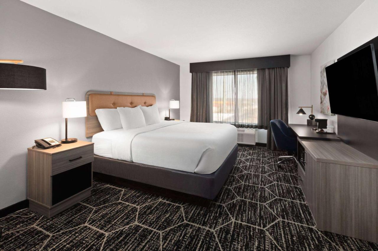 | Holiday Inn Express Hotel & Suites Meridian, an IHG Hotel