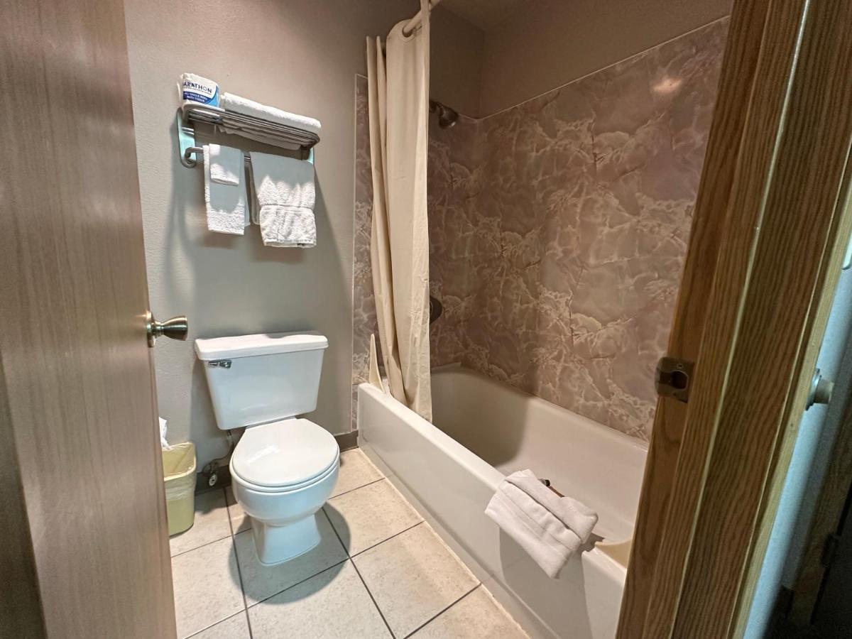 Queen Room - Non-Smoking at Timber Lodge Inn
