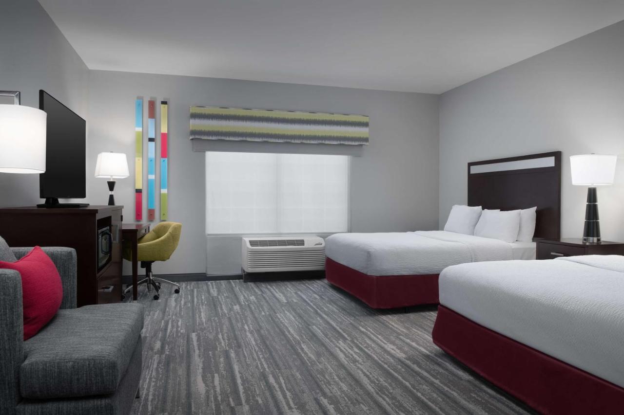 Queen Room with Two Queen Beds - Disability Access/Hearing Accessible - Non-Smoking at Hampton Inn Statesboro