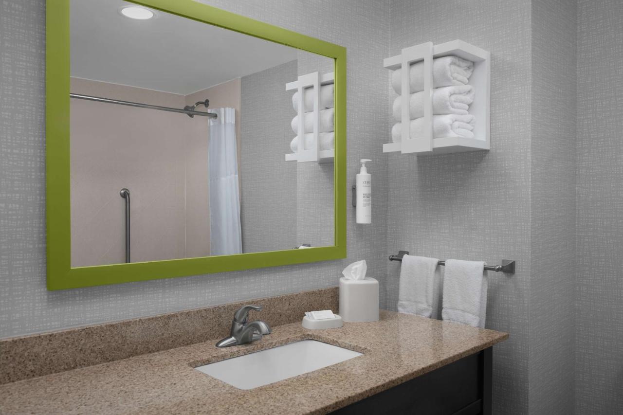 King Study with Sofa Bed - Non-Smoking at Hampton Inn Statesboro