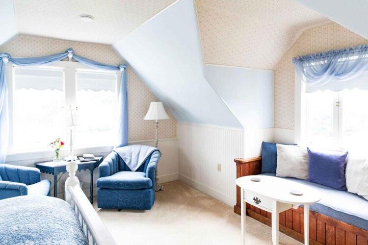  | Headlands Inn Bed and Breakfast