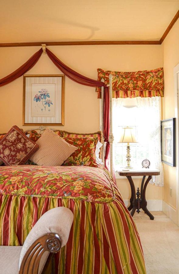  | Headlands Inn Bed and Breakfast