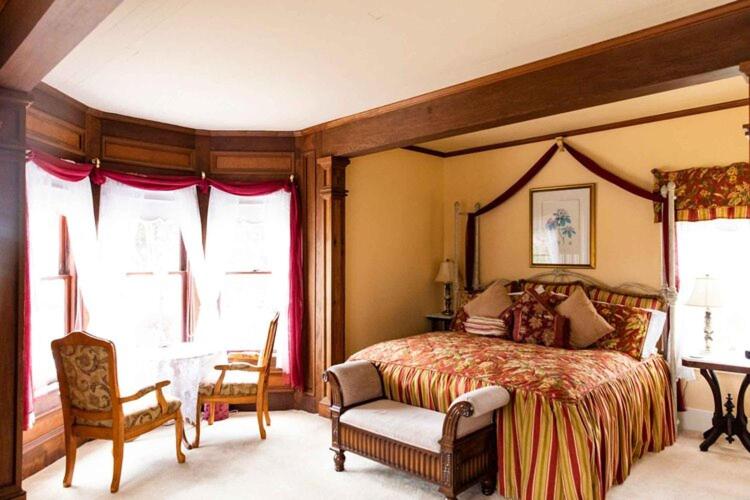  | Headlands Inn Bed and Breakfast