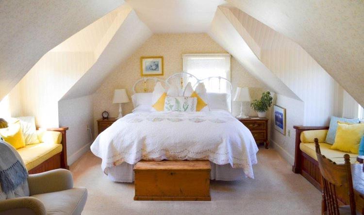  | Headlands Inn Bed and Breakfast