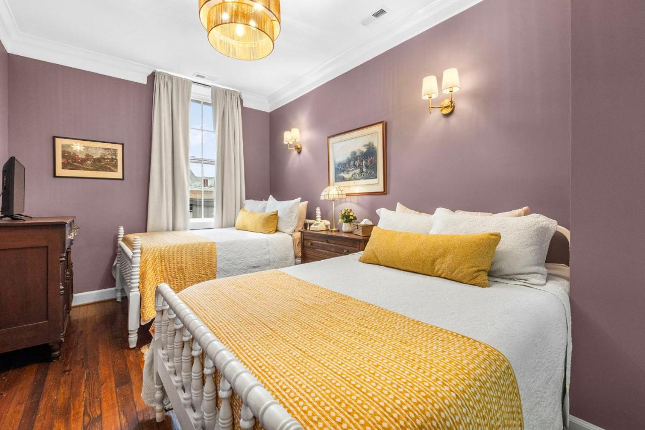 | Leesburg Colonial Inn