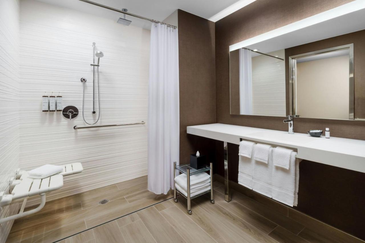 | AC Hotel by Marriott St Petersburg Downtown