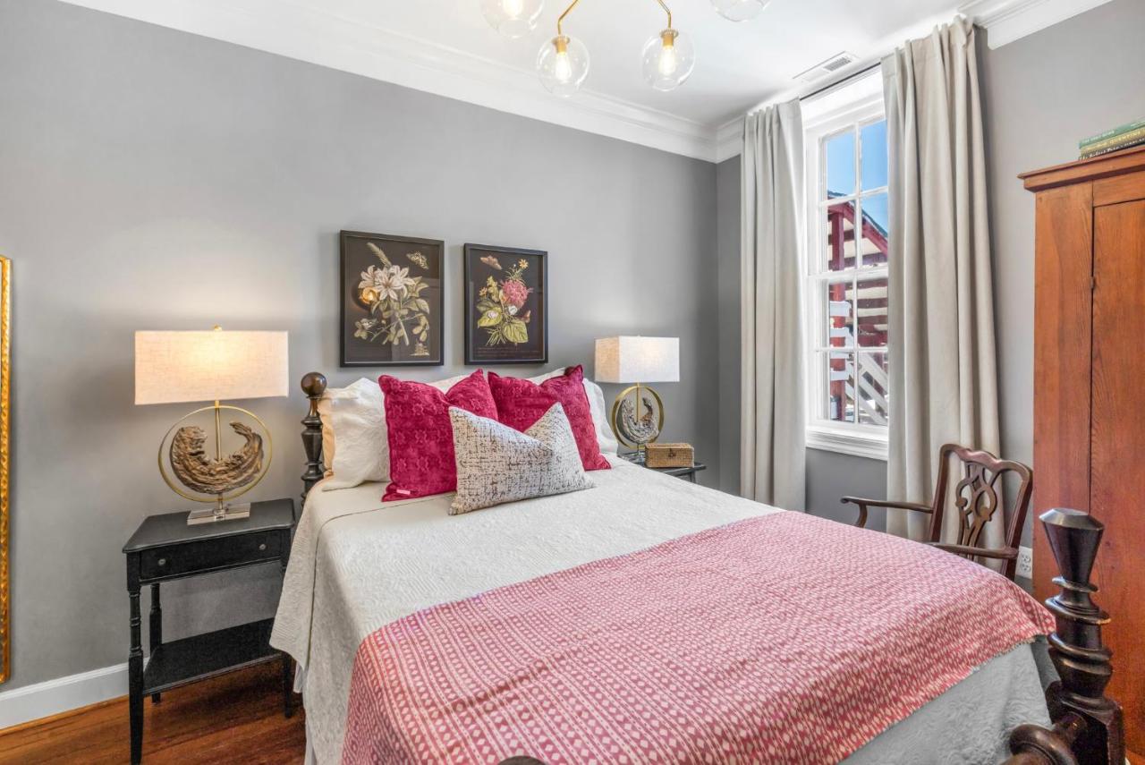 | Leesburg Colonial Inn