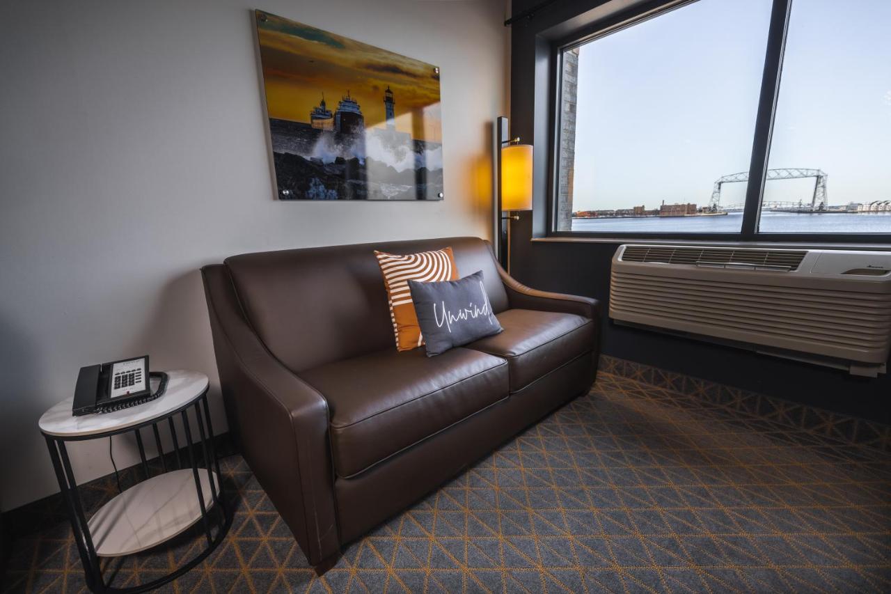 King Room with Harbor View and Sofa Sleeper at Pier B Resort