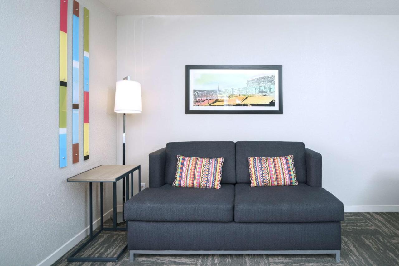 King Study with Sofa Bed - Non-Smoking  at Hampton Inn Hays-North of I-70