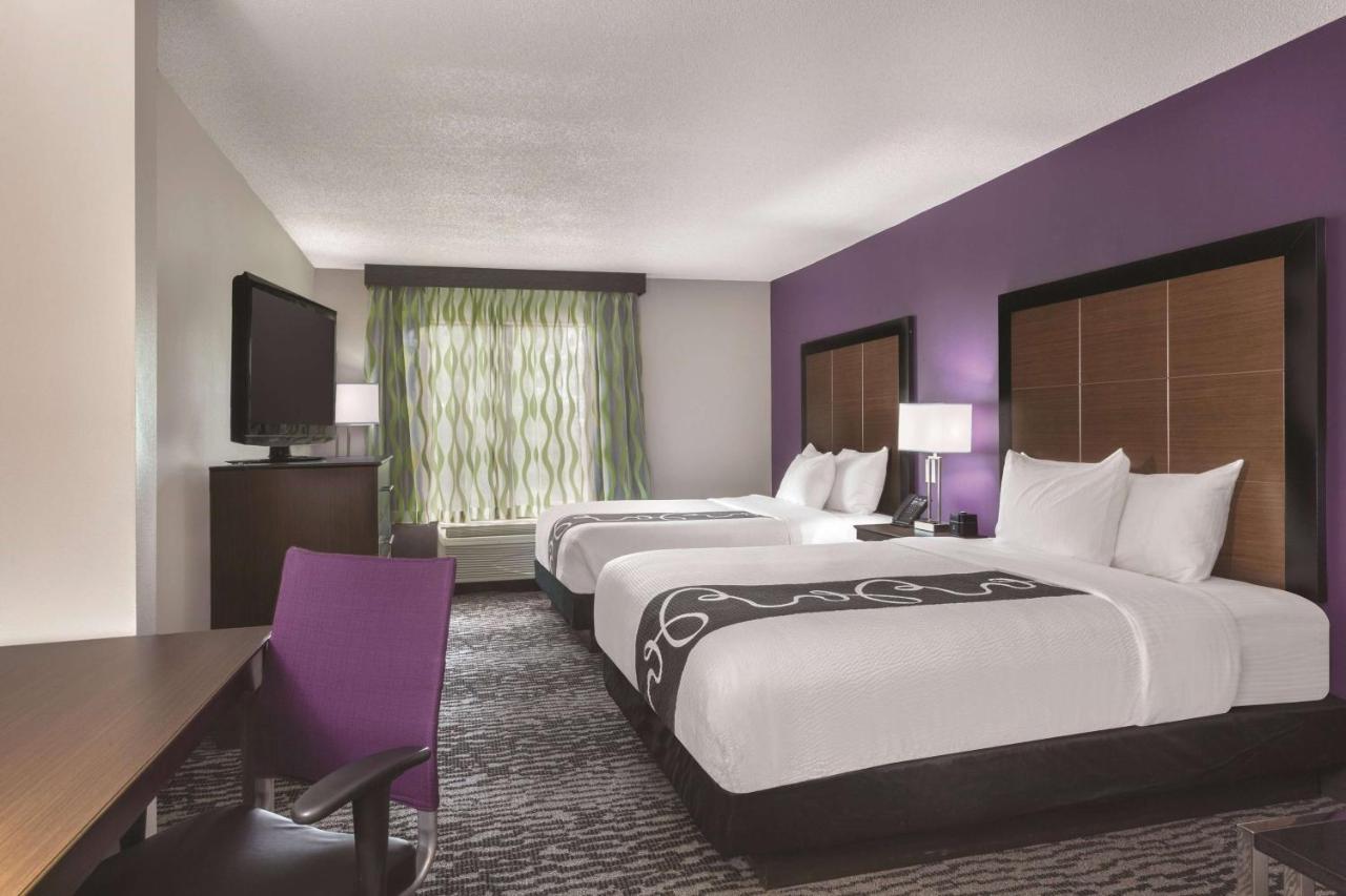 Queen Room with Two Queen Beds at La Quinta Inn & Suites by Wyndham Columbus North