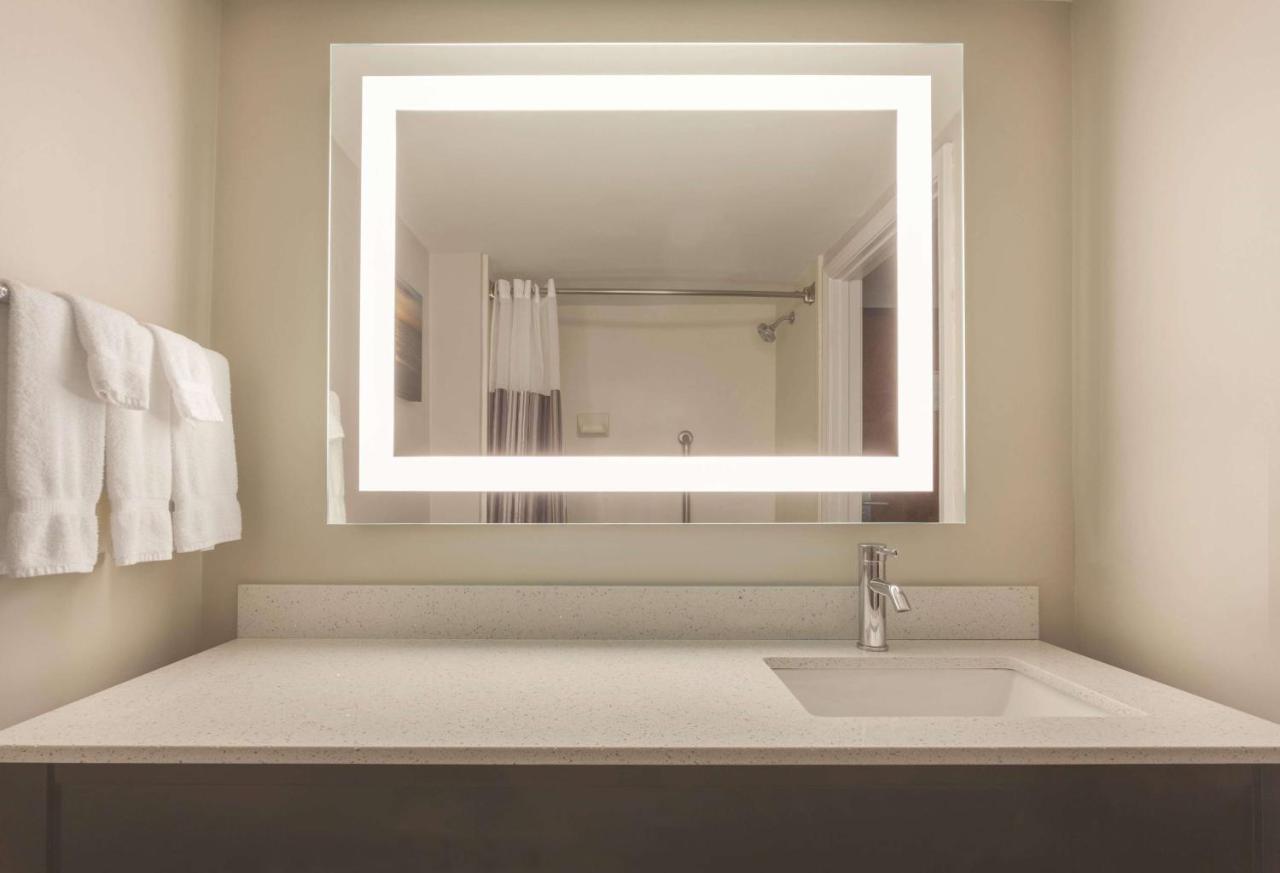 One-Bedroom King Suite - Non-Smoking at La Quinta Inn & Suites by Wyndham Columbus North