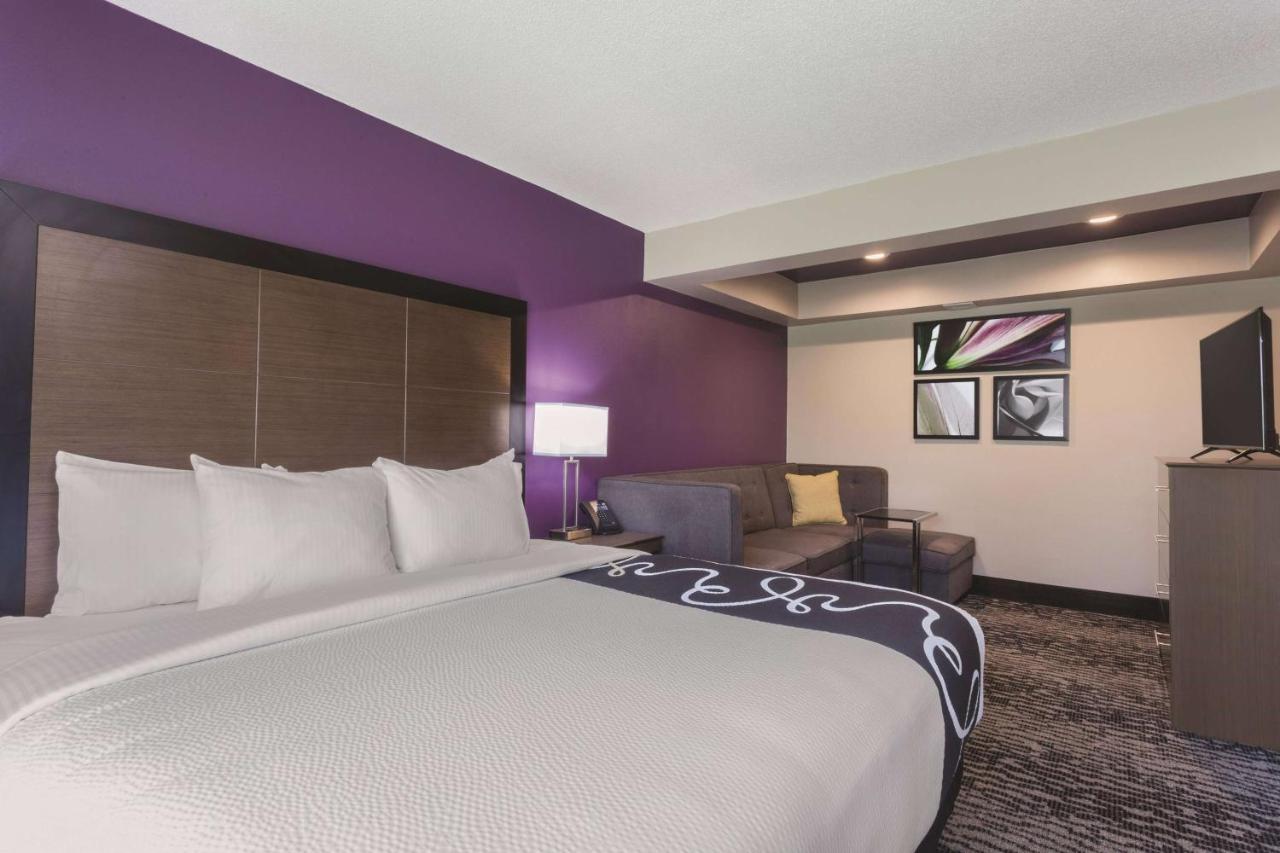 One-Bedroom King Suite - Non-Smoking at La Quinta Inn & Suites by Wyndham Columbus North