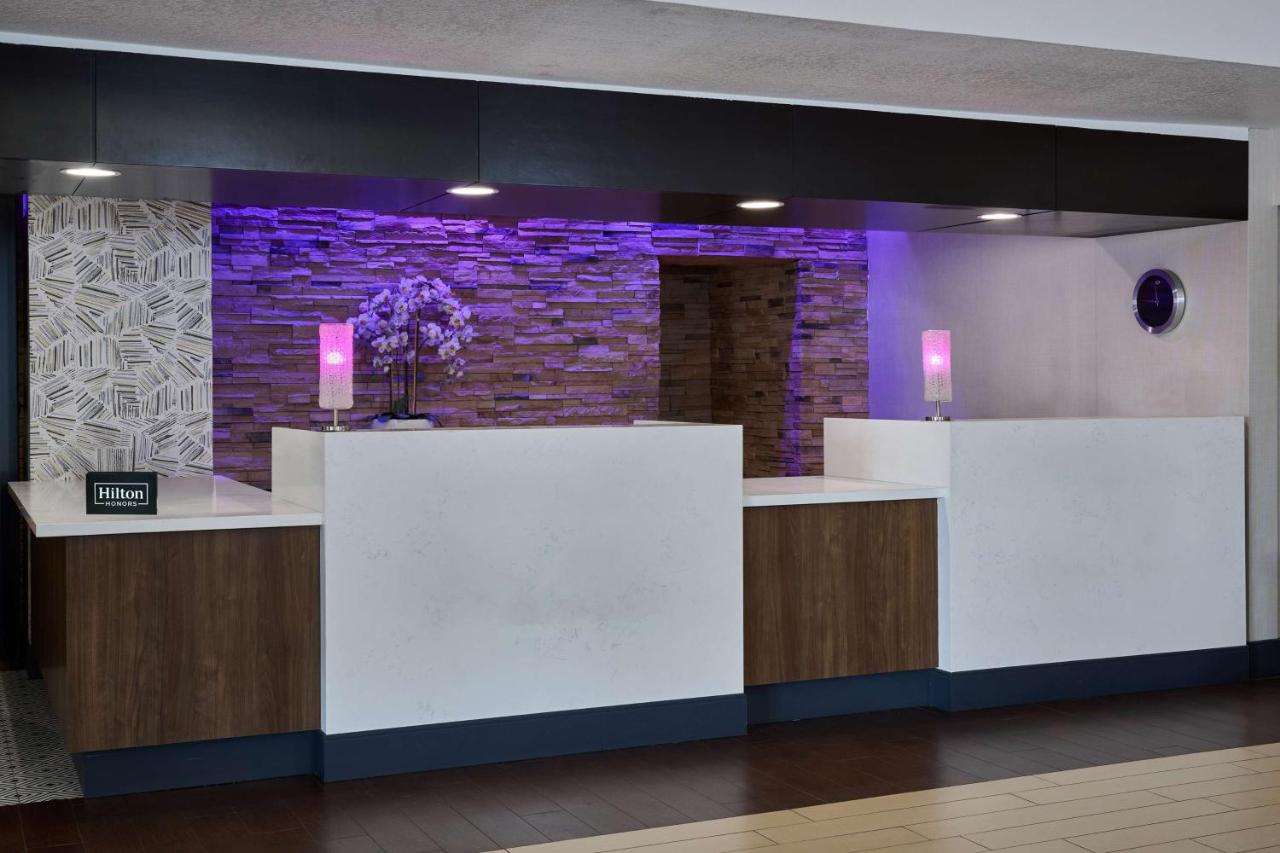 | Radisson Hotel Chatsworth