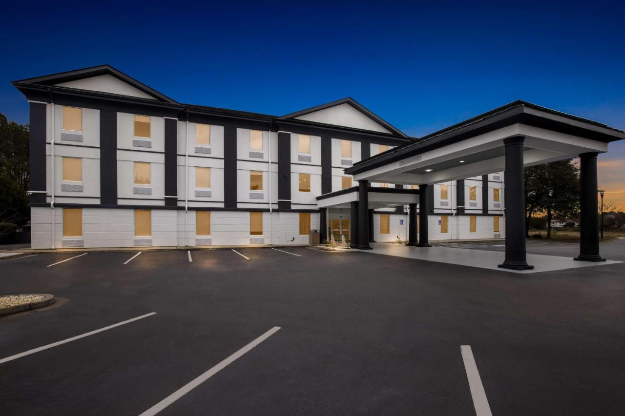| Sans Boutique Hotel & Suites