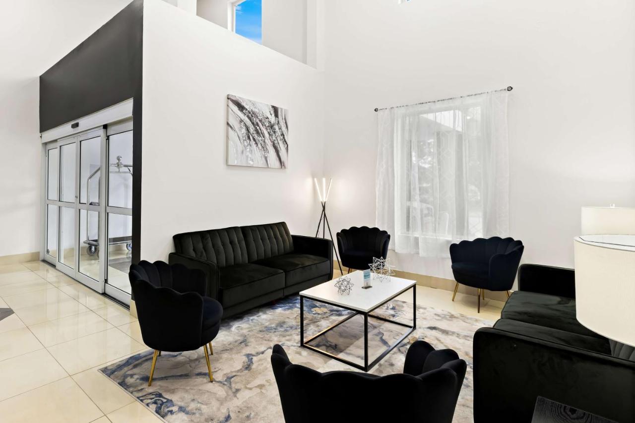 | Sans Boutique Hotel & Suites