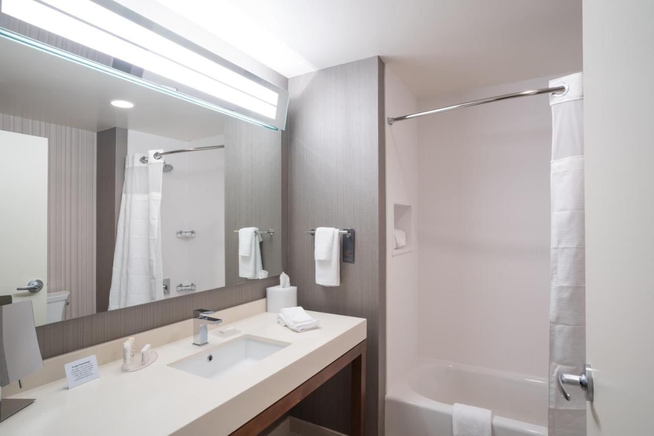 | Courtyard by Marriott Charleston-North Charleston
